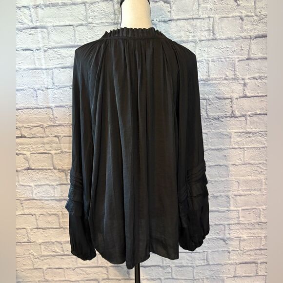 Gibson Latimer Black Tie-Neck Blouse - Picture 4 of 5